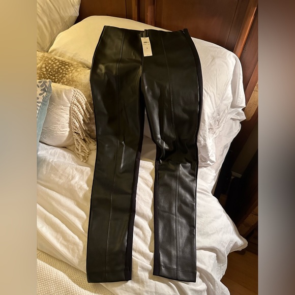 Ann Taylor- NWT- Black Faux Leather and material Pants/Leggings- Size 2 - Picture 8 of 8